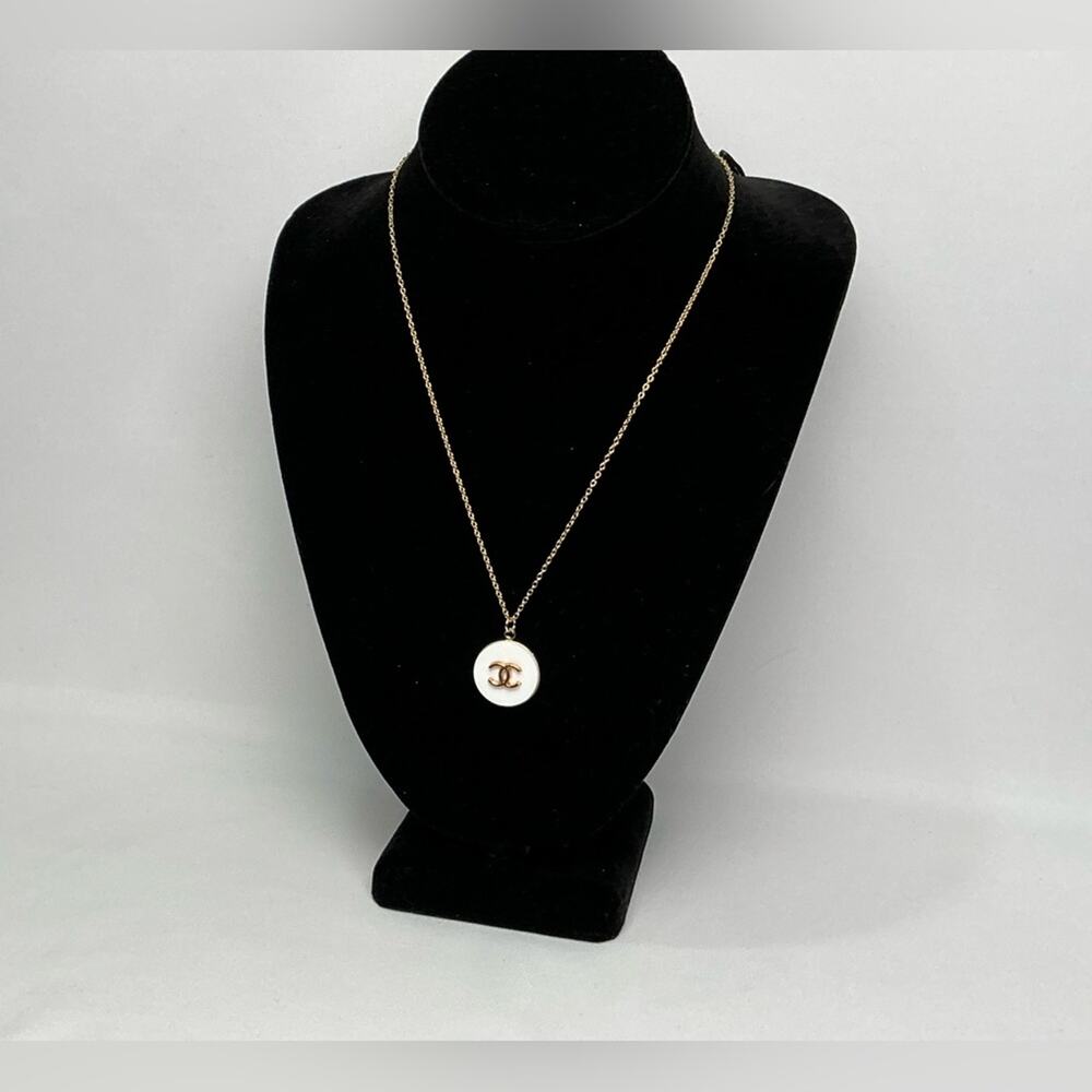 White & Gold CC Button - Picture 4 of 12